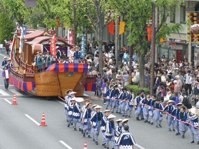 津まつり ー ユニークな 唐人踊り と しゃご馬 は必見 営業時間 場所 地図等の情報 まっぷるトラベルガイド