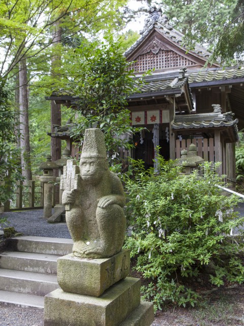 猿丸神社の営業時間 場所 地図等の情報 マップルトラベルガイド