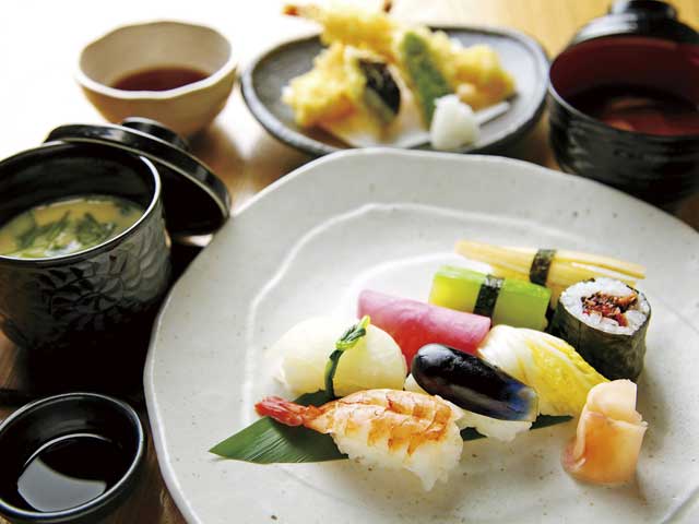 二条城 京都御所で必ず食べたい ガイド編集部おすすめの和食スポット まっぷるトラベルガイド