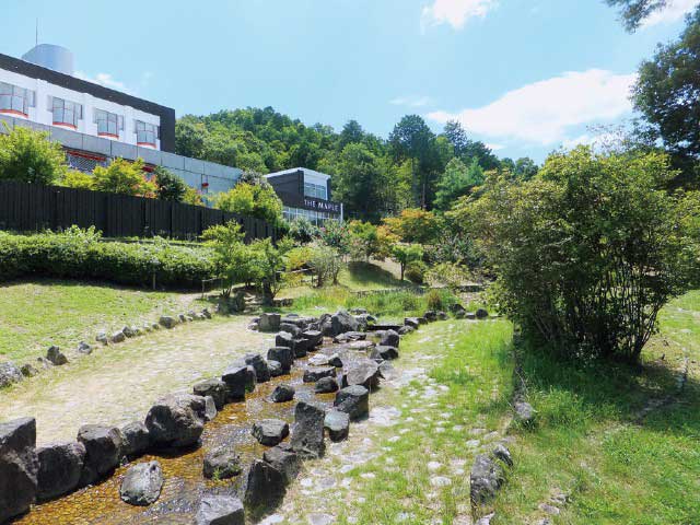 高原ロッジ メープル猪名川 日帰り入浴 の営業時間 場所 地図等の情報 まっぷるトラベルガイド