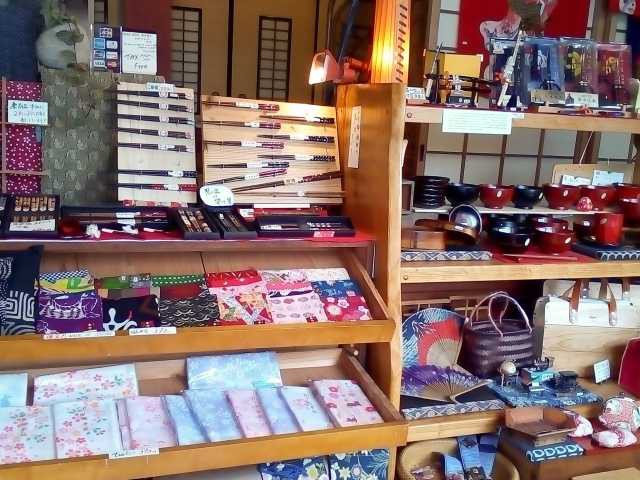 岡本商店の営業時間 場所 地図等の情報 まっぷるトラベルガイド