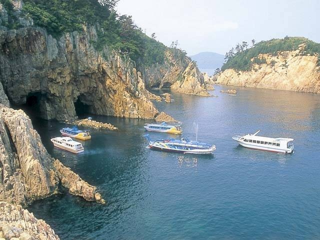 青海島 観光汽船の営業時間 場所 地図等の情報 まっぷるトラベルガイド