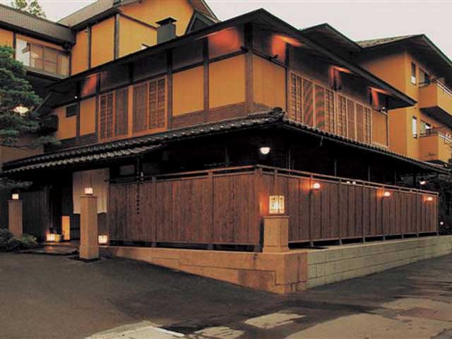 彩花亭 時代屋 ー 浴衣を選べる女性向けサービスが好評 営業時間 場所 地図等の情報 まっぷるトラベルガイド