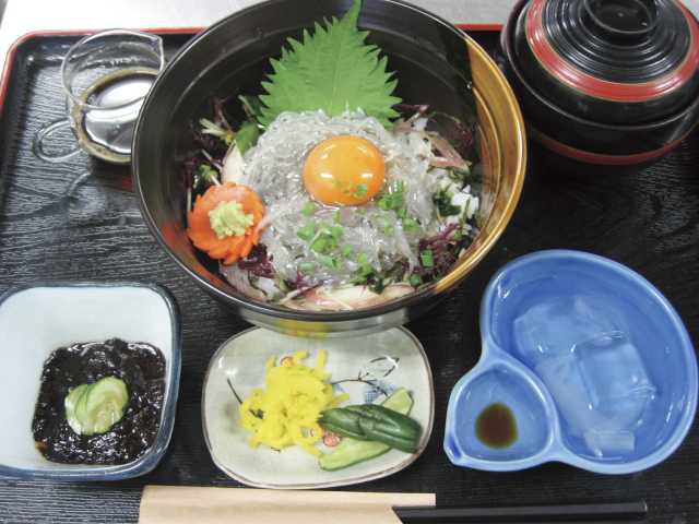 ちりめん亭の営業時間 場所 地図等の情報 まっぷるトラベルガイド ちりめん亭の営業時間 場所 地図等の情報 まっぷるトラベルガイド