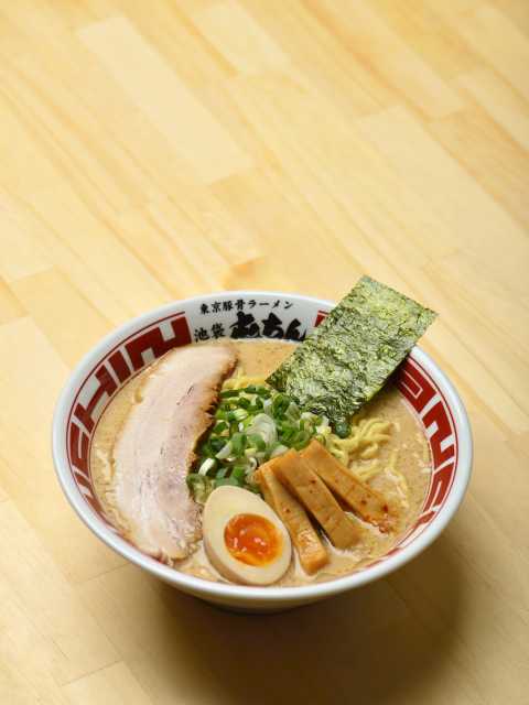 東京とんこつラーメン屯ちん 池袋本店 ー いちばん人気は東京とんこつラーメン 営業時間 場所 地図等の情報 まっぷるトラベルガイド