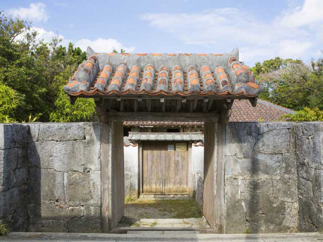 沖縄で必ず行きたい ガイド編集部おすすめの歴史的建造物スポット まっぷるトラベルガイド