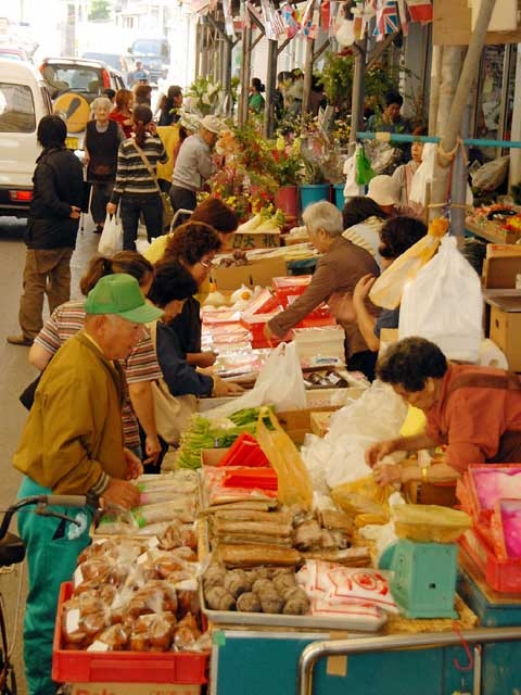 沖縄で必ず寄りたい ガイド編集部おすすめの市場スポット まっぷるトラベルガイド