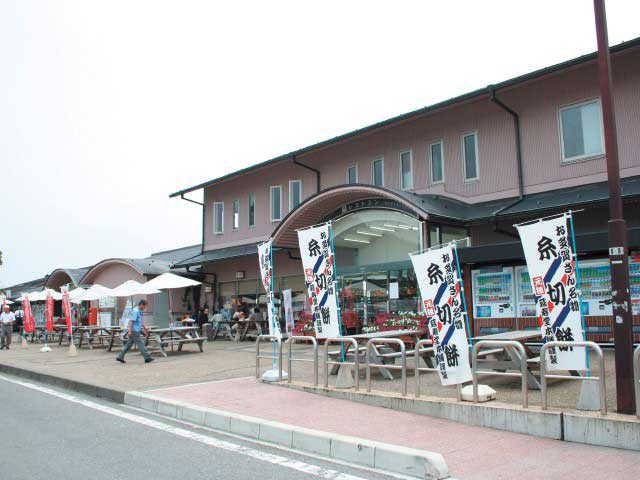 多賀サービスエリア 上り ー みやげ物の充実ぶりはまるで物産展 営業時間 場所 地図等の情報 まっぷるトラベルガイド