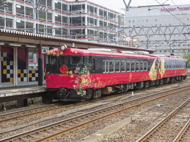 七尾線観光列車 花嫁のれんの営業時間 場所 地図等の情報 まっぷるトラベルガイド