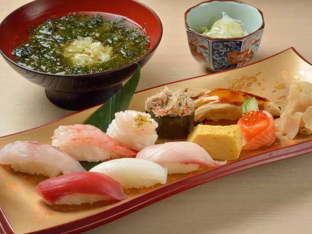 金沢駅で必ず食べたい ガイド編集部おすすめの寿司 回転寿司スポット まっぷるトラベルガイド