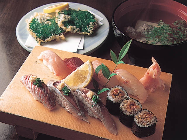 七里ヶ浜・稲村ヶ崎で必ず食べたい!ガイド編集部おすすめの海鮮料理 