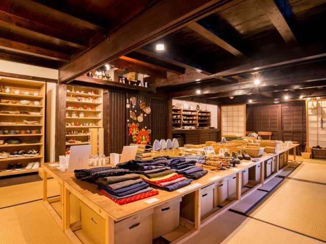 うなぎの寝床の営業時間 場所 地図等の情報 まっぷるトラベルガイド うなぎの寝床の営業時間 場所 地図等の情報 まっぷるトラベルガイド