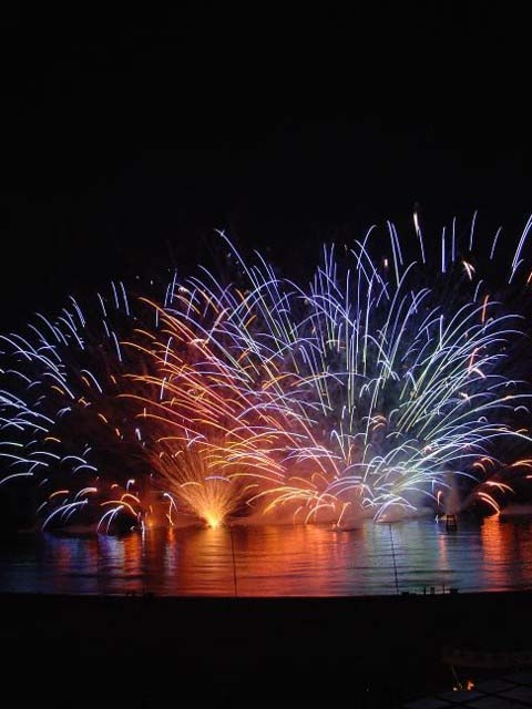 鳥海山 象潟のおすすめの花火大会スポットをご紹介します 日本海洋上花火大会 日本海花火フェスティバルinにかほ 本荘川まつり花火大会など情報満載