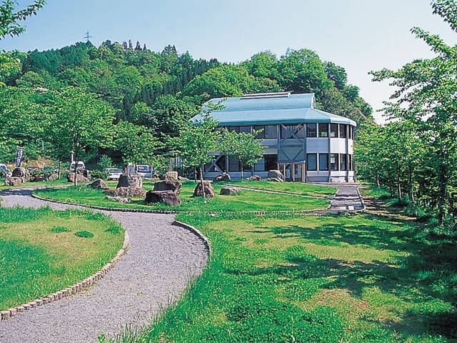 道の駅 虹の湖の営業時間 場所 地図等の情報 まっぷるトラベルガイド