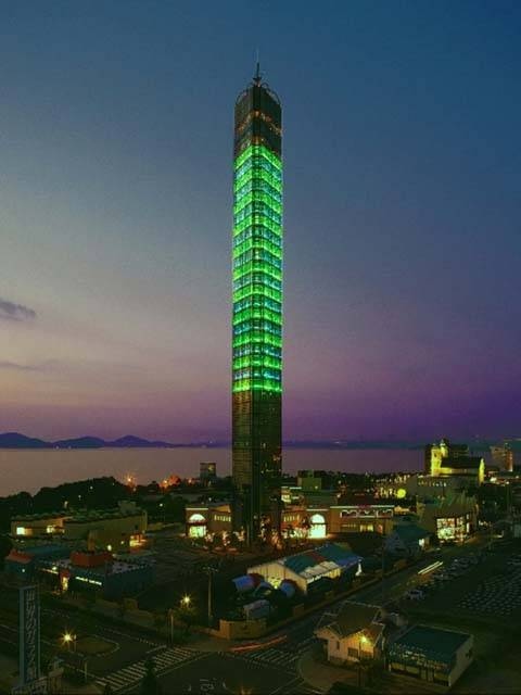 プレイパークゴールドタワーの営業時間 場所 地図等の情報 まっぷるトラベルガイド