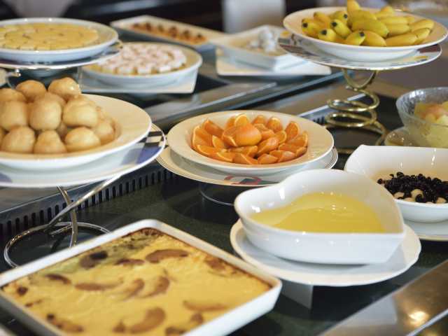 ガーデンレストラン ホルトの営業時間 場所 地図等の情報 まっぷるトラベルガイド