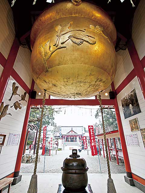 箱崎八幡神社 ー 日本一の大鈴と小鈴が出迎える 営業時間 場所 地図等の情報 まっぷるトラベルガイド