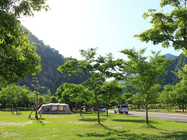青川峡キャンピングパーク