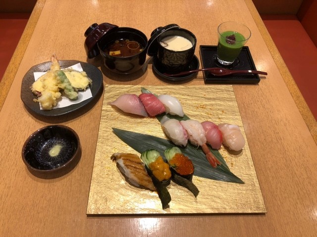 京・朱雀 すし市場の画像 1枚目