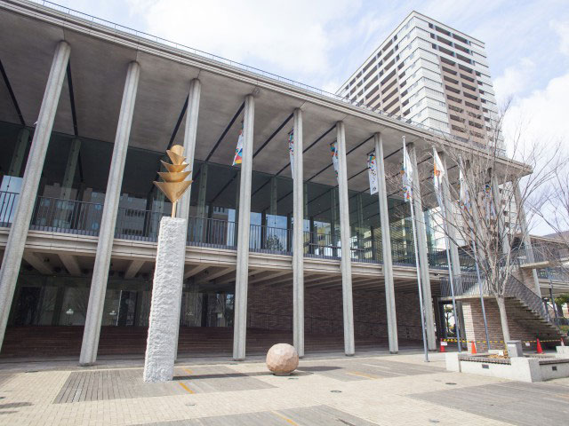 兵庫県立芸術文化センター