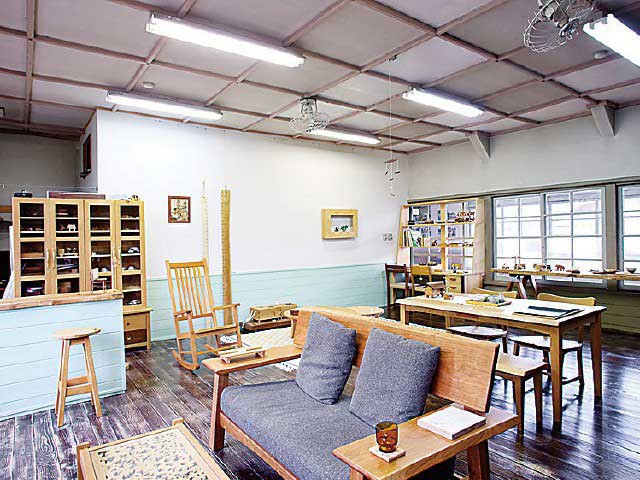 cafe・furniture・gallery monoile