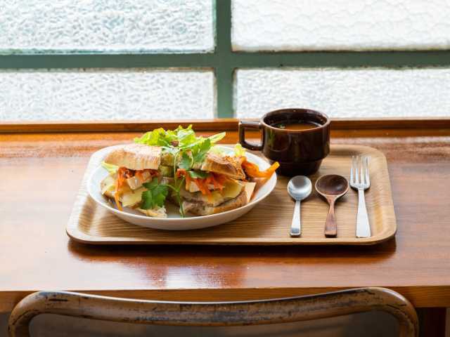 cafe yom pan