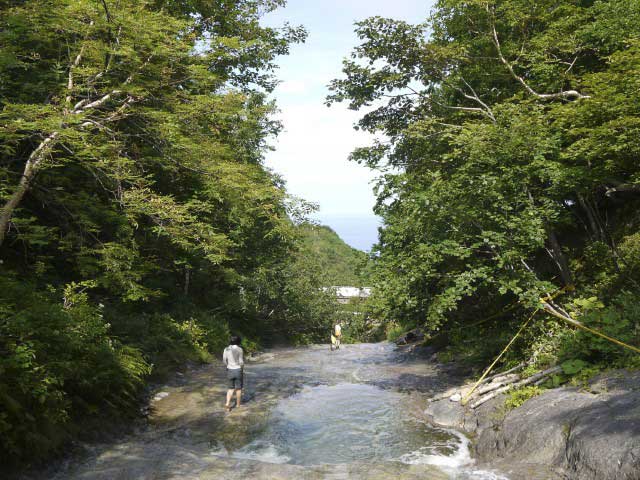 カムイワッカ湯の滝の画像 2枚目