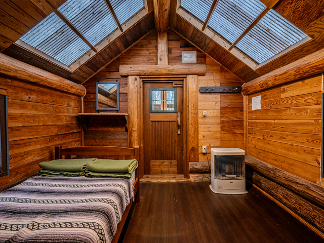 隠れ家的オートキャンプ場「遊び小屋コニファー」の画像 2枚目