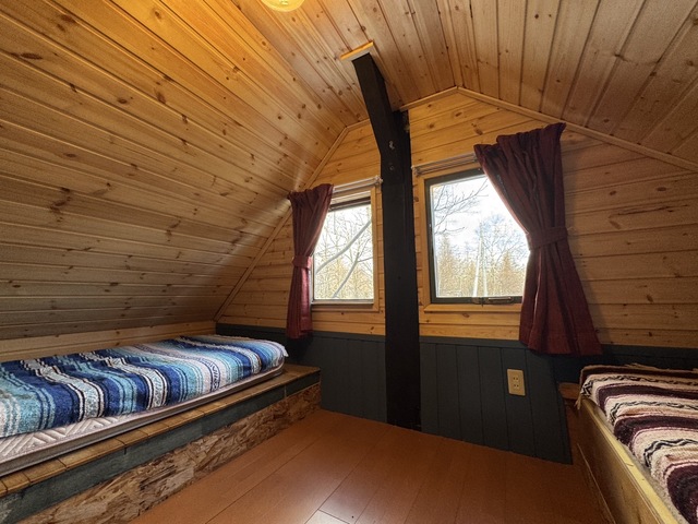 隠れ家的オートキャンプ場「遊び小屋コニファー」の画像 3枚目