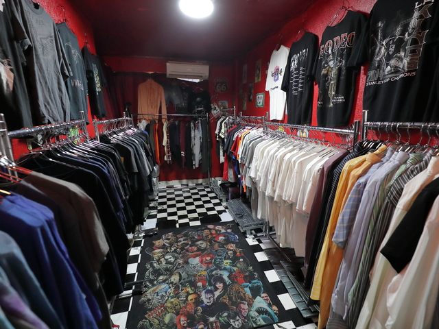 古着屋 有色の画像 1枚目