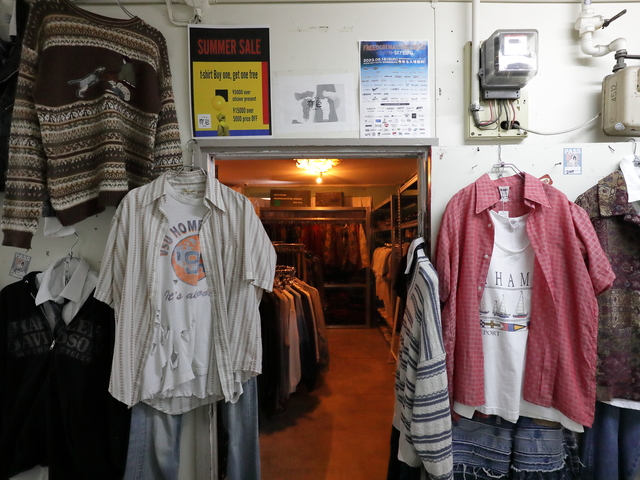 古着屋 有色の画像 2枚目