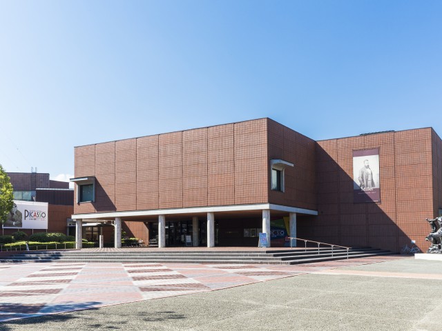山梨県立美術館