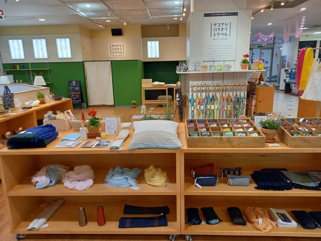 ヤマナシ ハタオリ トラベル MILL SHOPの画像 2枚目