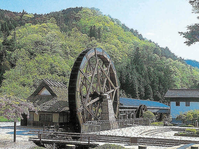 日本一の親子孫水車と紙の館夢すき公園の画像 4枚目
