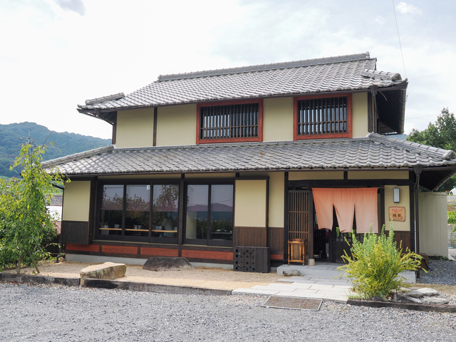 ギャラリー喫茶 桃歌の画像 2枚目