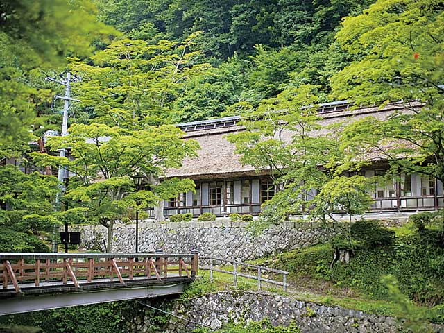 南部藩茅葺き 菊水舘