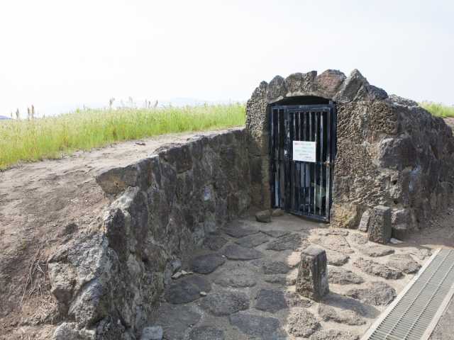 大根島の第二熔岩隧道(竜渓洞)
