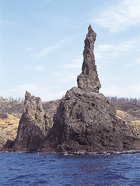 ローソク岩(観音岩)