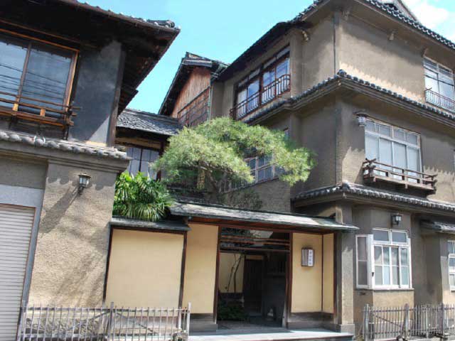 西山本館