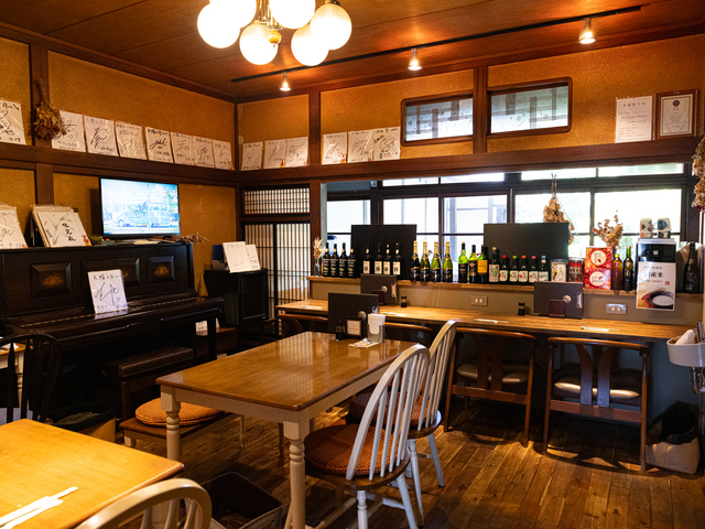 CAFE & BAR 太陽と月の画像 2枚目