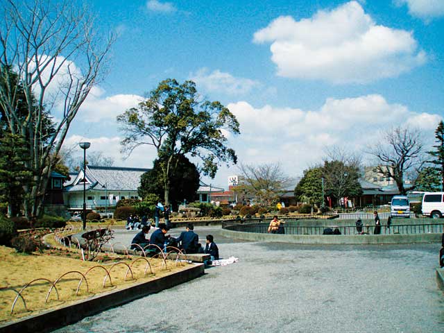 岡崎公園