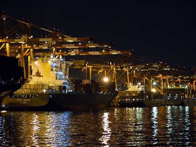 羽田空港新滑走路・川崎工場夜景見学クルーズ