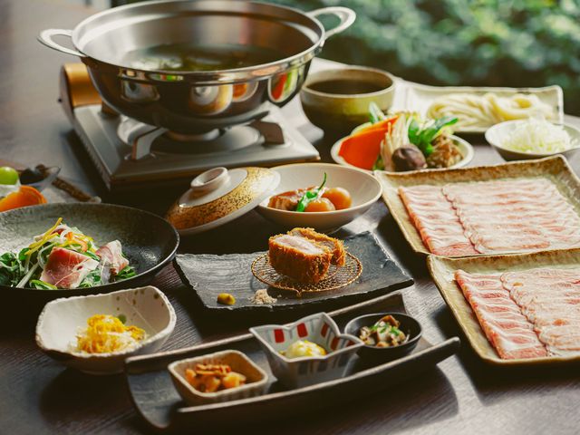 金華豚料理 平田牧場 極 KITTE丸の内店の画像 1枚目