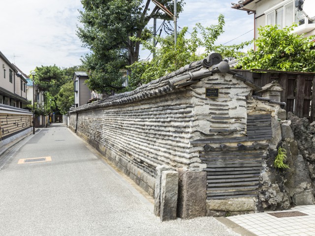 観音寺の築地塀