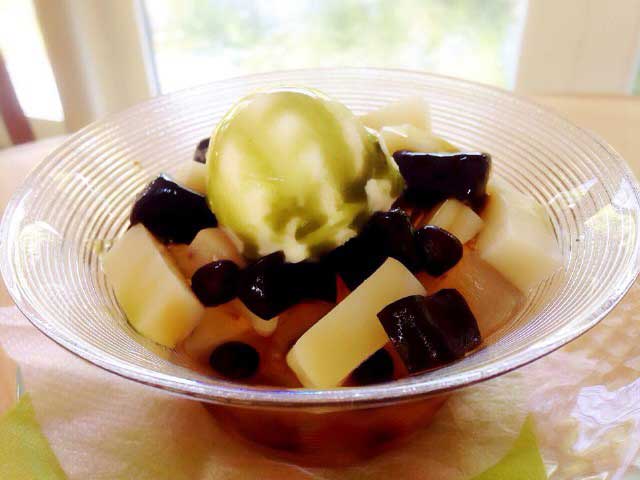 水辺のカフェテラス