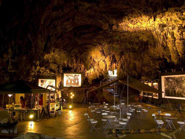 CAVE CAFE