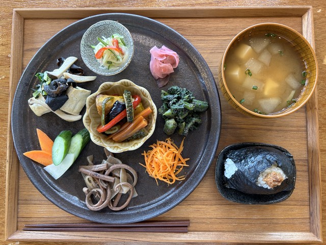 cafe & shop モリンガの木の画像 1枚目