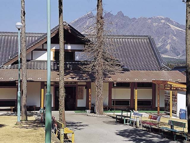 月廻り温泉館