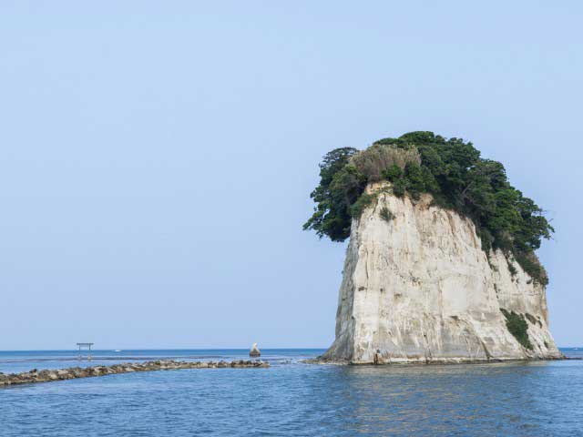 見附島