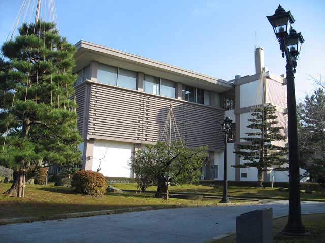 小松市立博物館